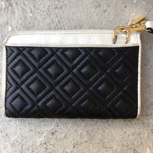 Tory Burch wristlet wallet - Picture 2 of 6